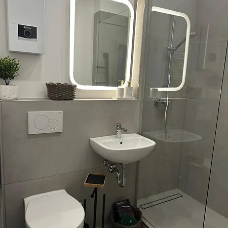 Neu - Naehe Dus, Cgn Und Hbf *