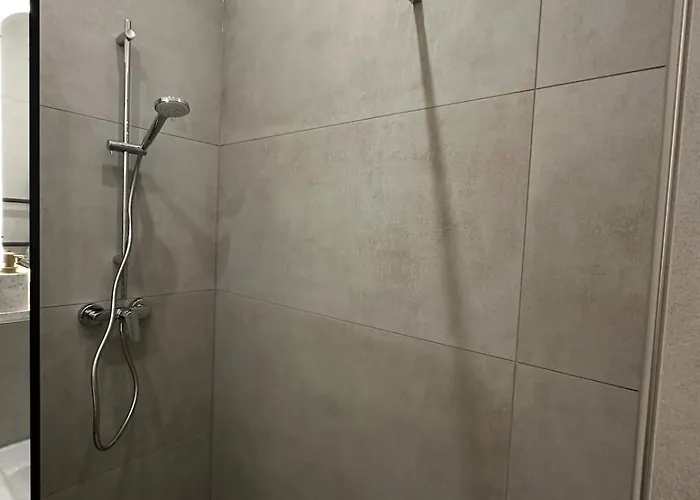 Neu - Naehe Dus, Cgn Und Hbf